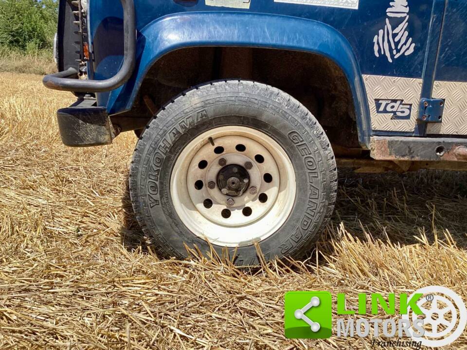 Immagine 9/10 di Land Rover Defender 110 Td5 (1999)