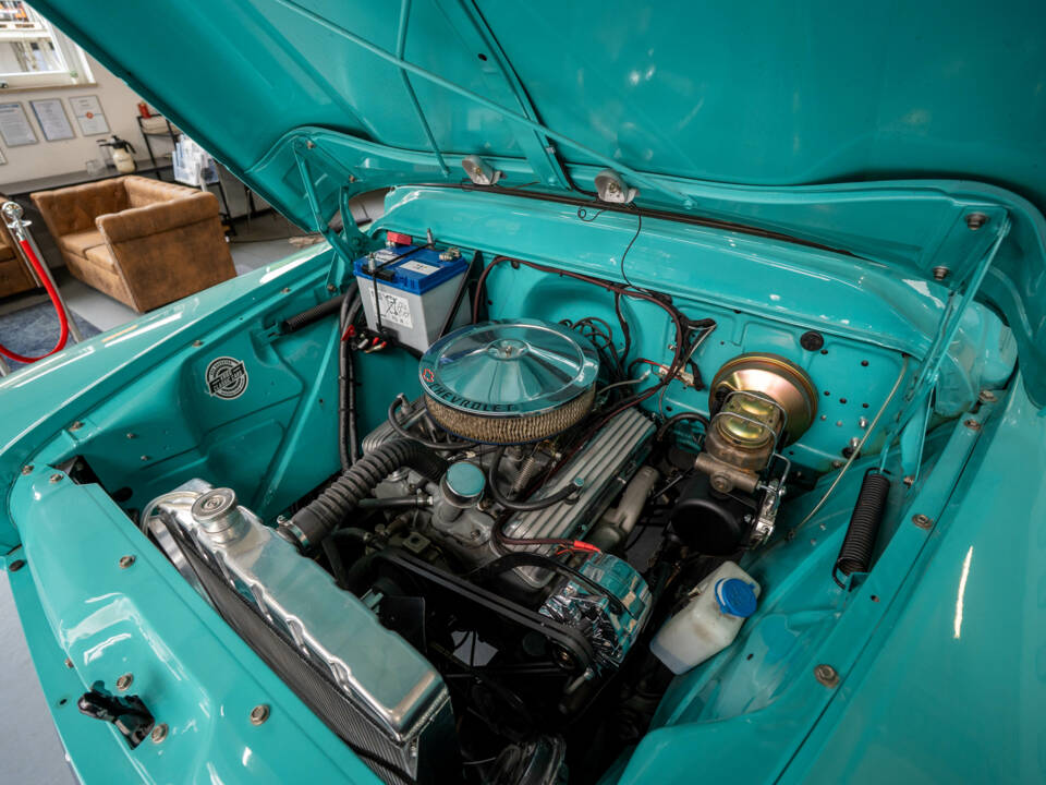 Image 19/38 of Chevrolet Apache Stepside (1958)