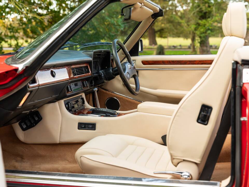 Image 8/50 de Jaguar XJS 5.3 V12 (1988)