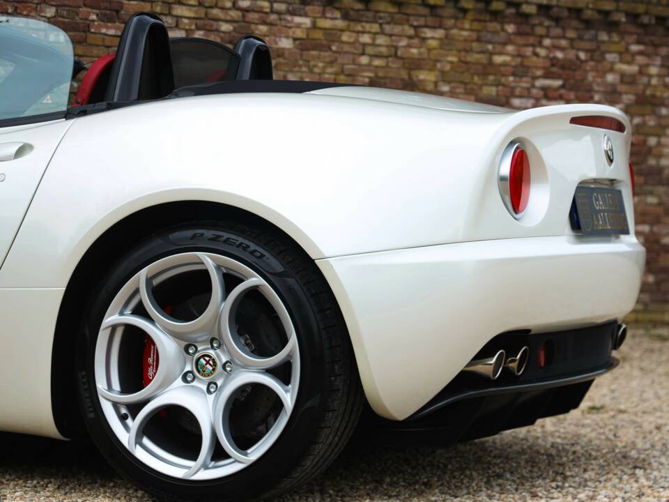 Immagine 42/50 di Alfa Romeo 8C Spider (2009)