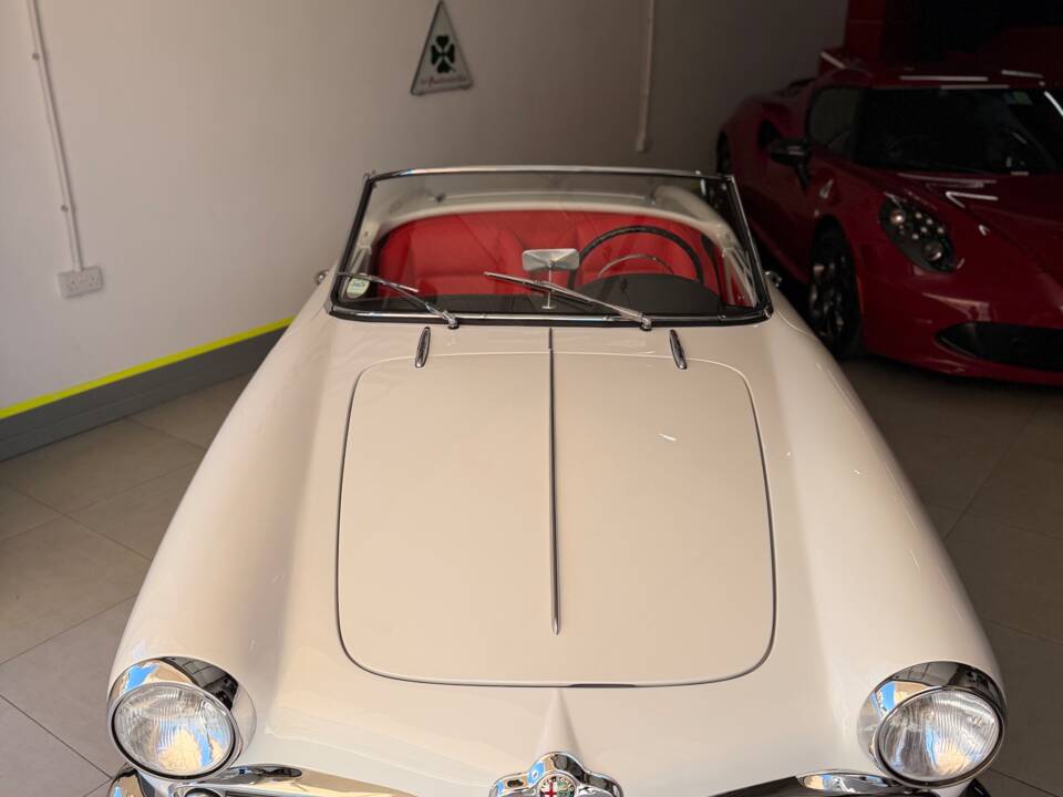 Image 42/72 of Alfa Romeo Giulietta Spider (1957)