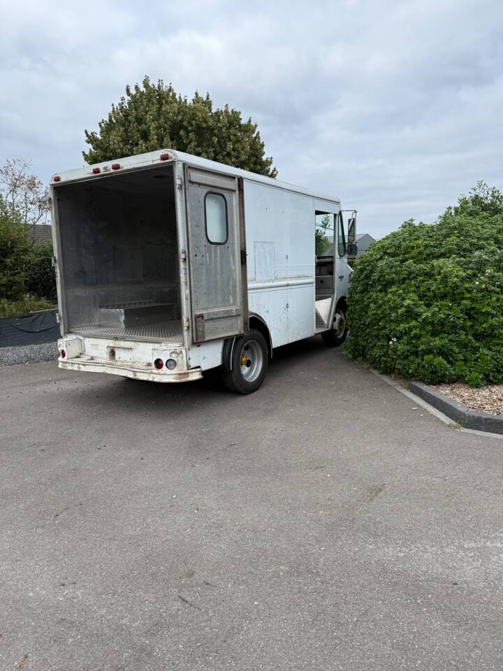 Image 8/18 of Chevrolet Step Van P30 (1979)