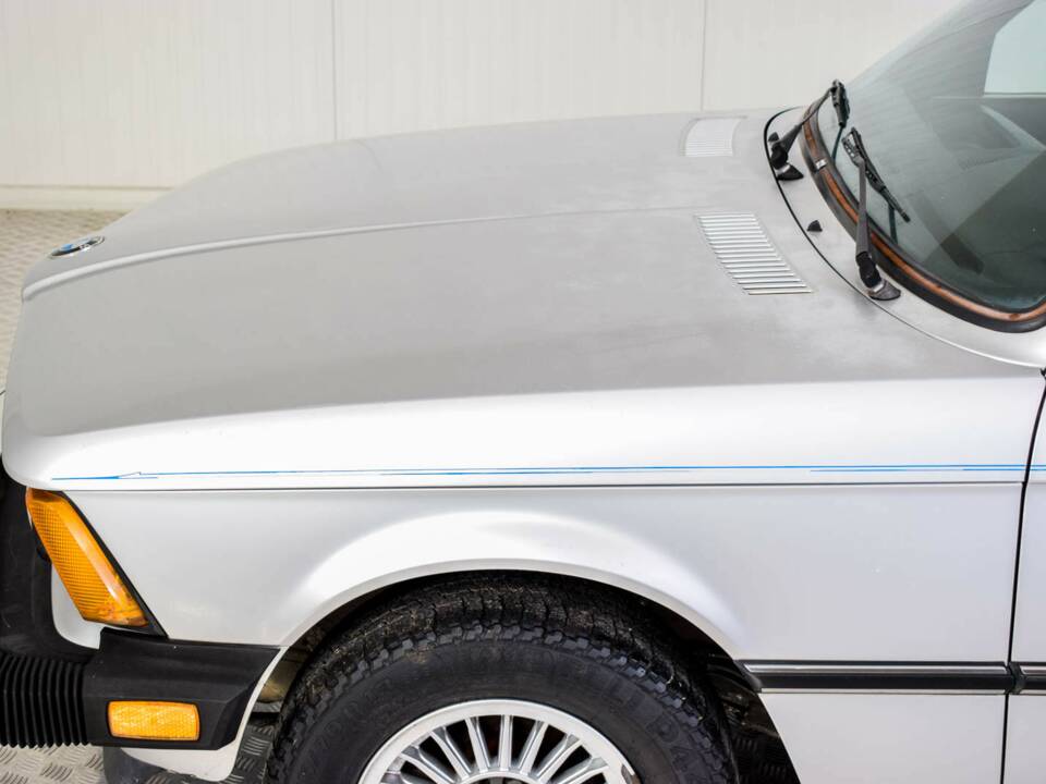 Image 30/50 of BMW 320i (1981)