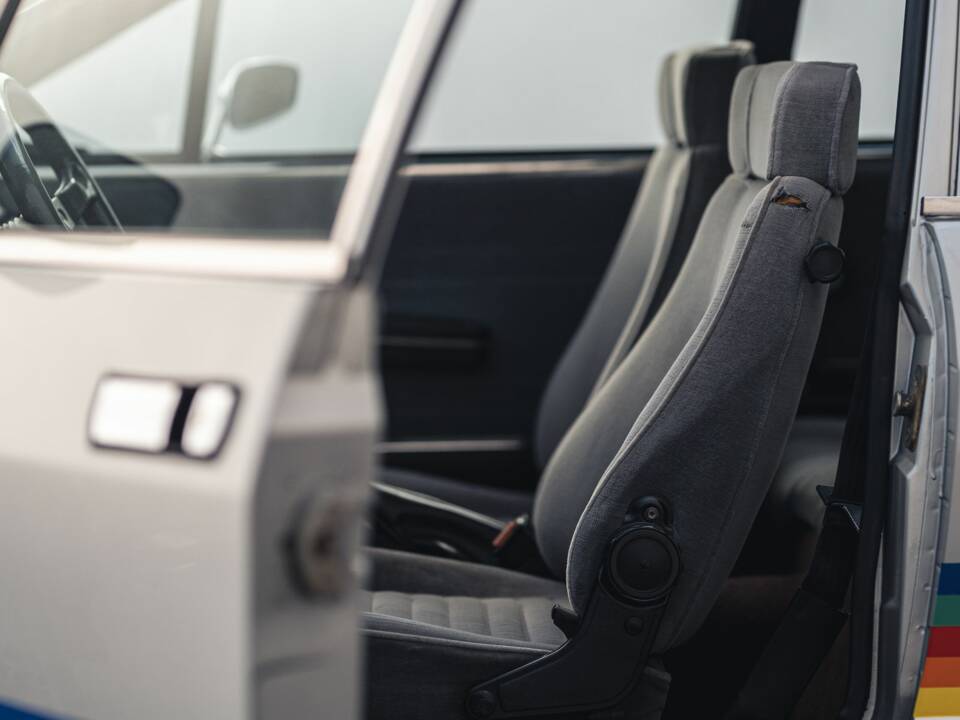 Image 23/32 of Alfa Romeo Alfetta GTV 2000 (1977)