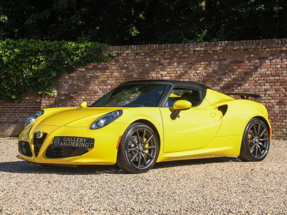 Image 9/50 of Alfa Romeo 4C Spider (2018)