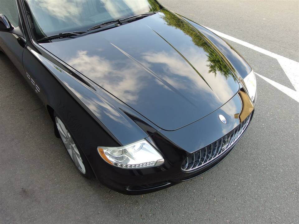 Bild 9/98 von Maserati Quattroporte S 4.7 (2010)