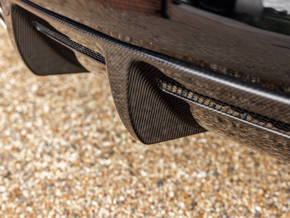 Image 47/77 of Aston Martin DBS (2009)