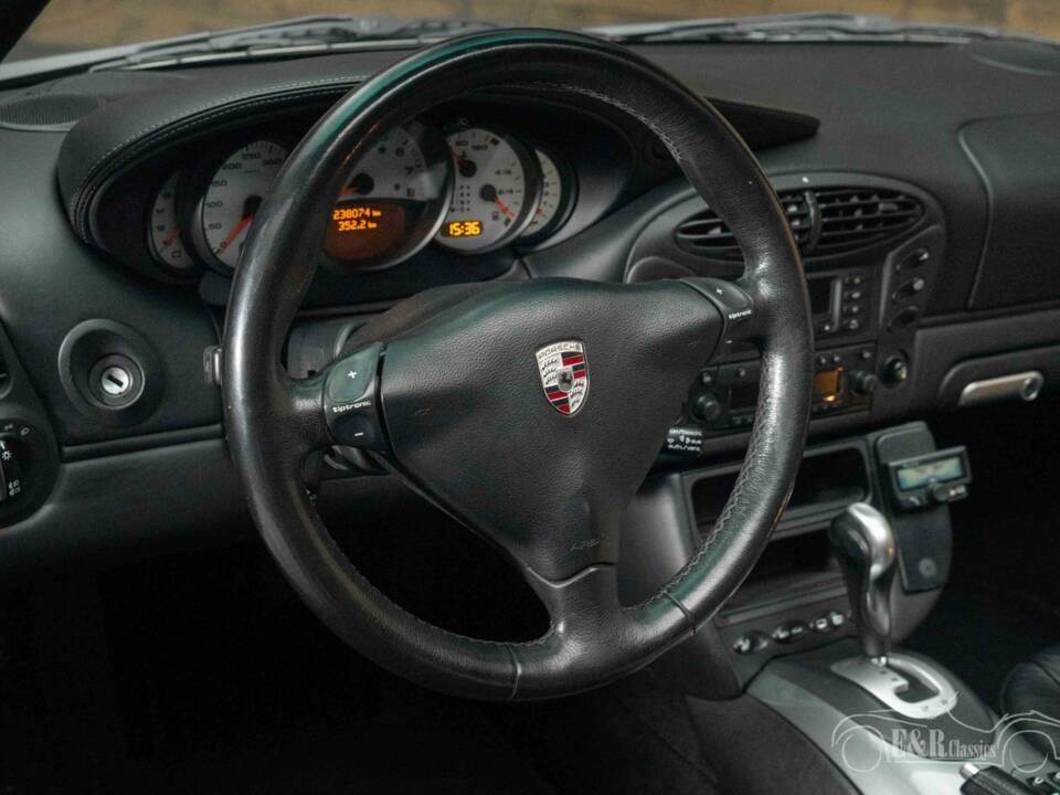 Immagine 4/6 di Porsche 911 Carrera (2002)