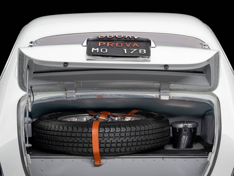 Image 17/61 of Ferrari 225 S (1952)