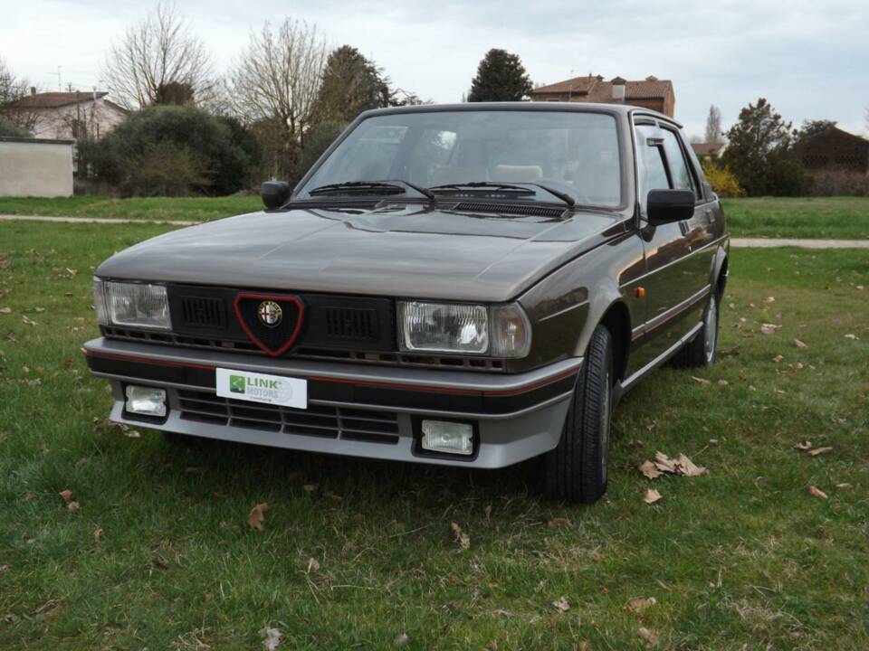 Immagine 9/50 di Alfa Romeo Giulietta 1.6 (1984)