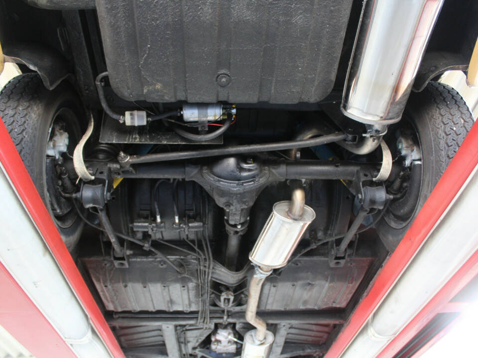 Image 12/50 of Volvo 1800 E (1971)