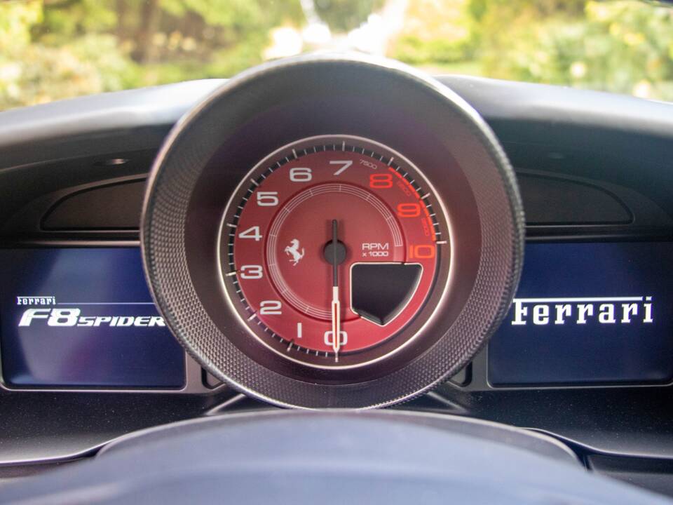 Bild 30/43 von Ferrari F8 Spider (2020)