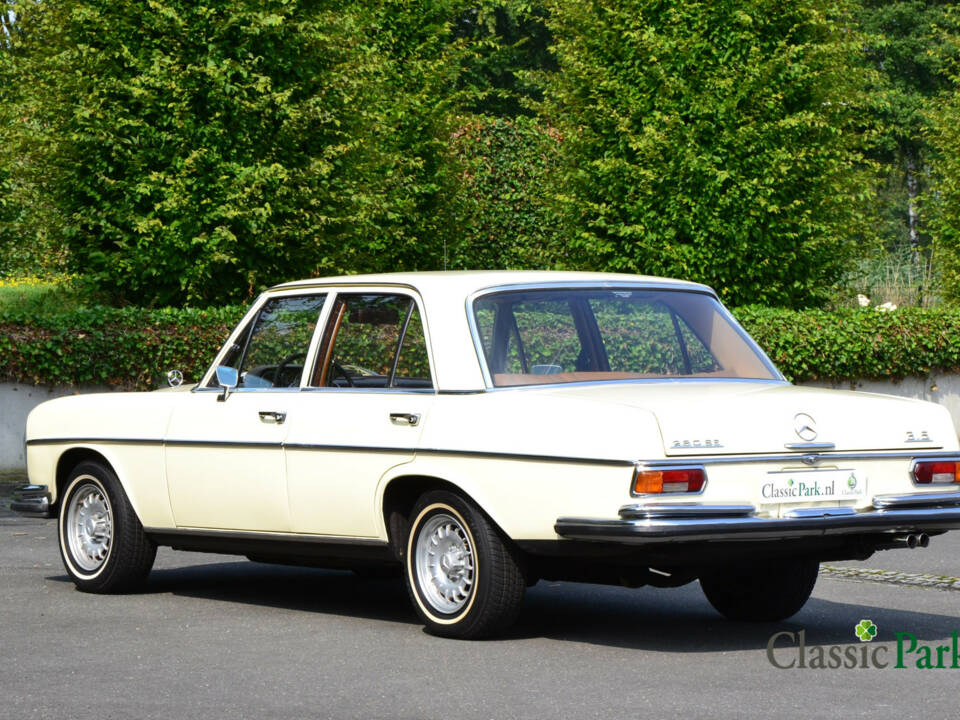 Image 3/49 of Mercedes-Benz 280 SE 3,5 (1972)