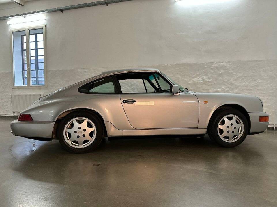 Image 3/20 of Porsche 911 Carrera 4 (1990)