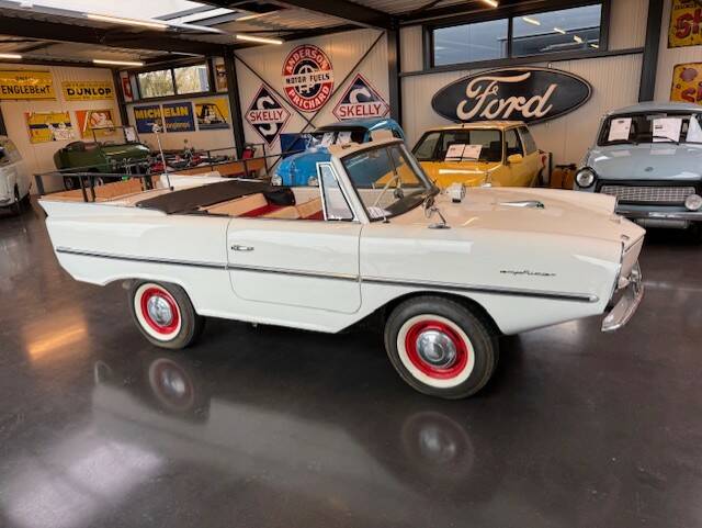 Image 7/24 of Amphicar 770 (1967)