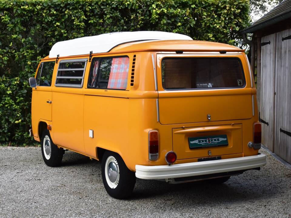 Image 3/49 of Volkswagen T2b Camper (1978)