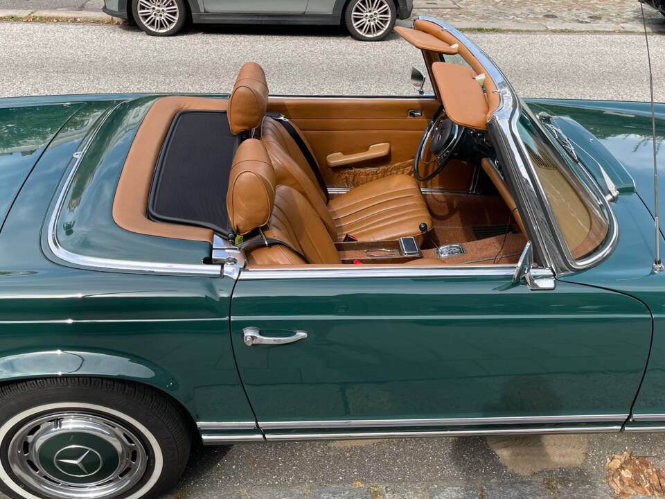 Image 32/69 de Mercedes-Benz 280 SL (1971)