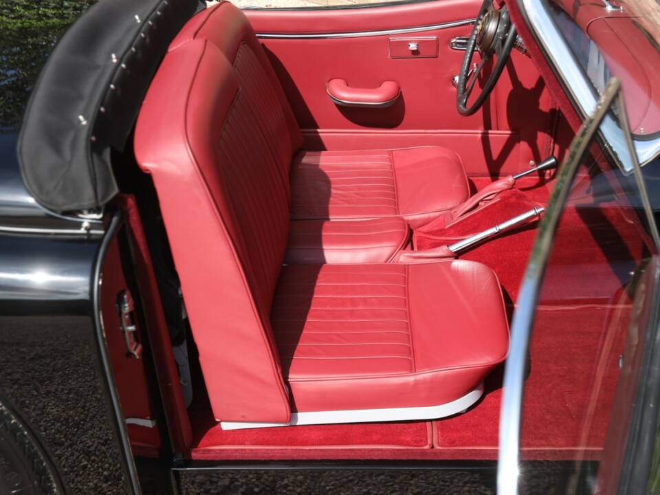 Image 48/50 de Jaguar XK 150 3.4 S OTS (1958)