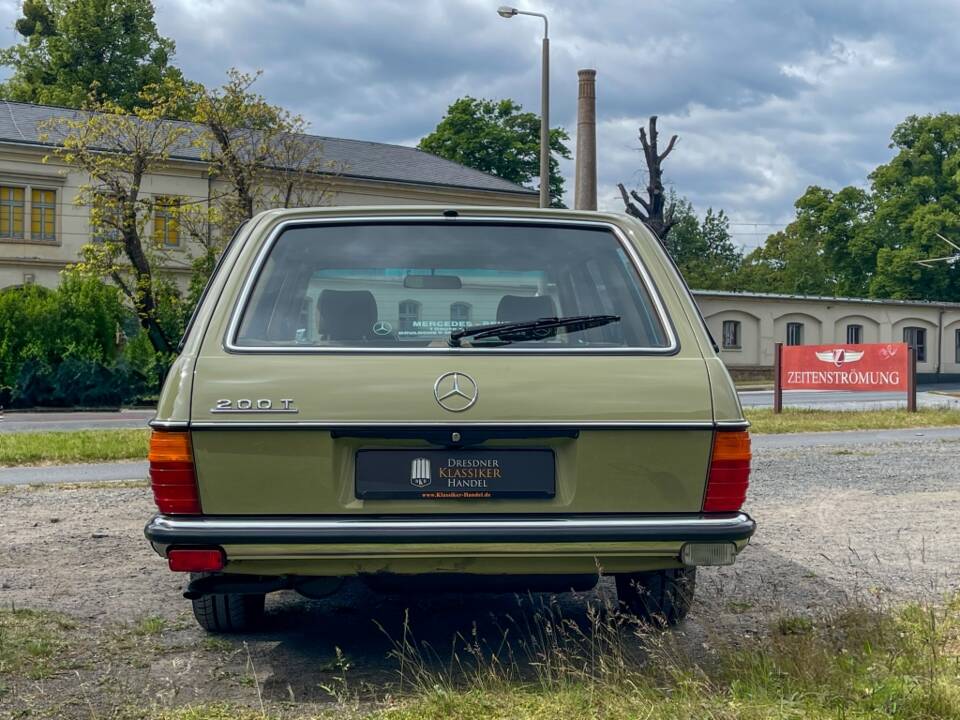 Image 6/34 of Mercedes-Benz 200 T (1983)