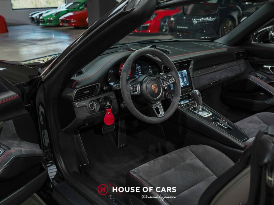 Bild 14/25 von Porsche 911 Carrera GTS (2017)