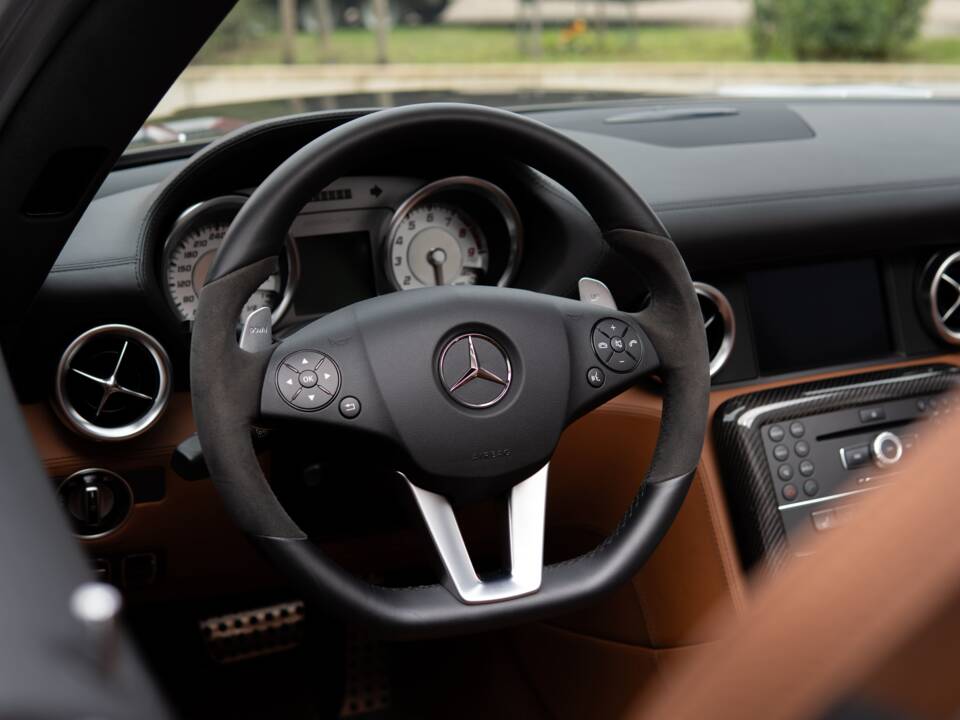 Image 29/45 of Mercedes-Benz SLS AMG Roadster (2012)