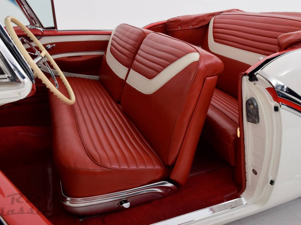 Image 18/50 of Oldsmobile Super 88 Convertible (1957)