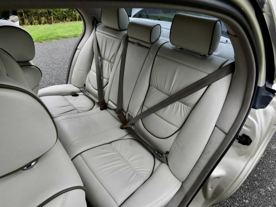 Afbeelding 26/50 van Jaguar XJ 8 4.2 (2003)