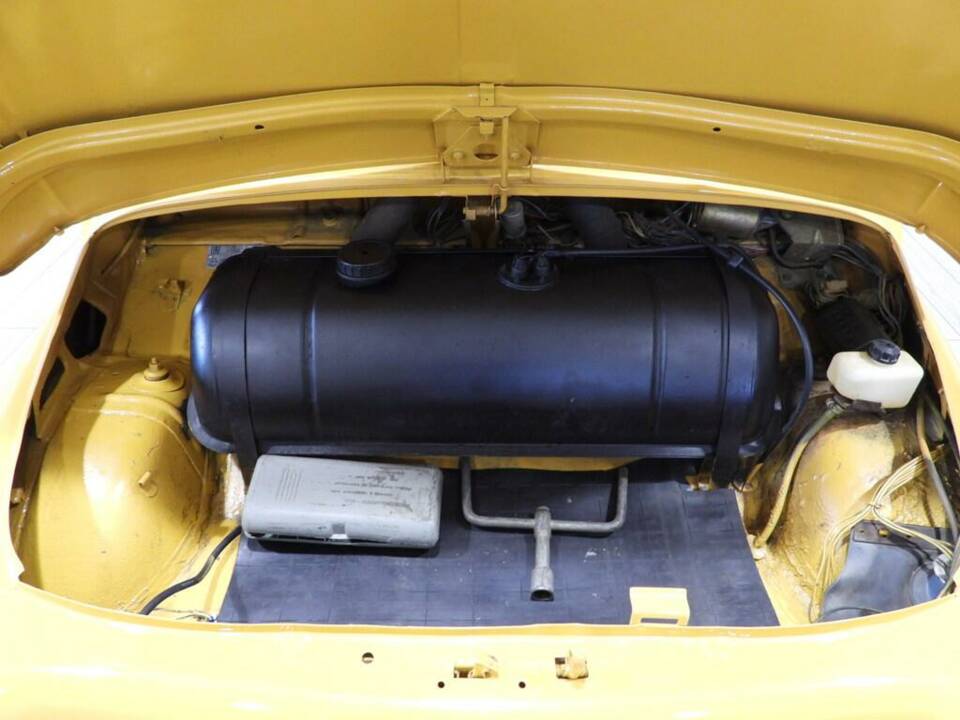 Image 11/15 of FIAT 500 L (1970)