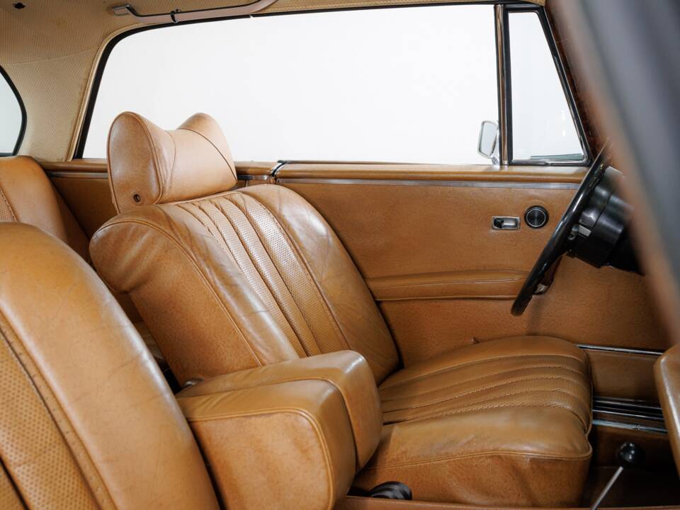 Image 20/32 of Mercedes-Benz 280 SE 3,5 (1971)