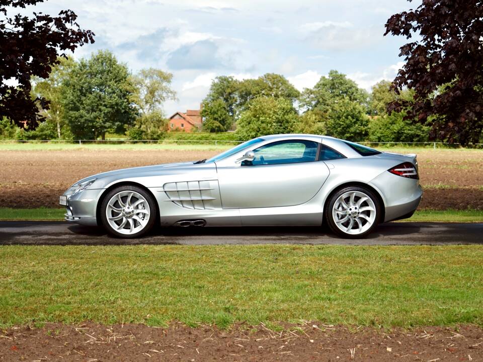 Imagen 5/15 de Mercedes-Benz SLR McLaren (2004)