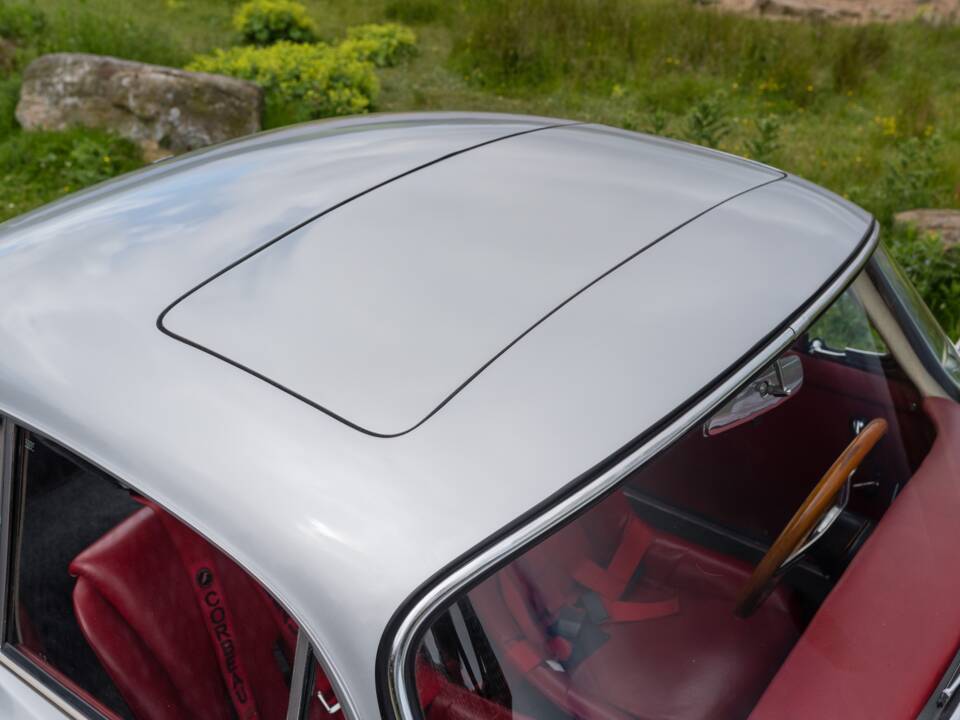 Immagine 17/42 di Porsche 356 C 1600 (1964)