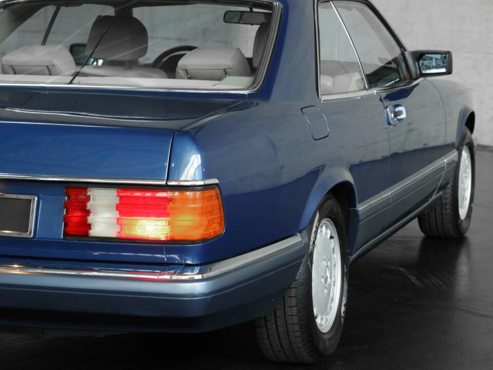 Image 38/39 of Mercedes-Benz 560 SEC (1990)