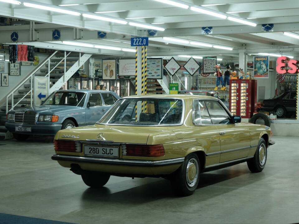 Image 10/50 de Mercedes-Benz 280 SLC (1977)