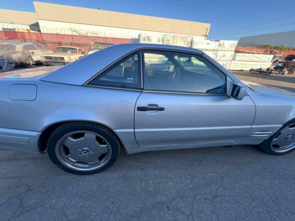Image 22/40 of Mercedes-Benz SL 500 (1996)