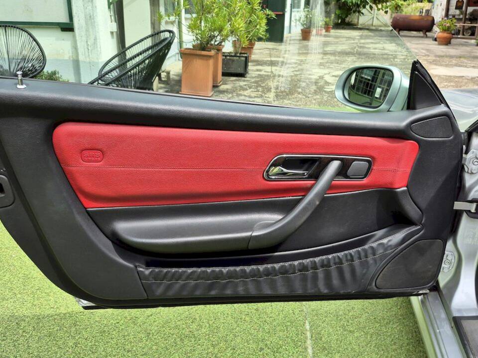 Afbeelding 20/63 van Mercedes-Benz SLK 32 AMG (2001)