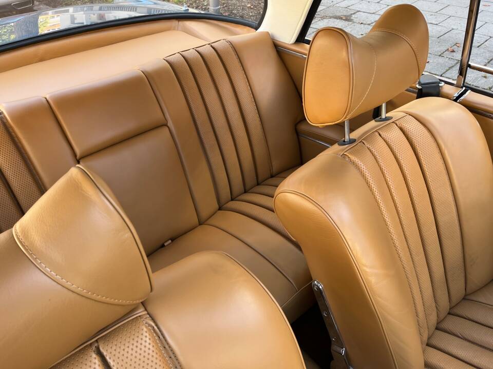 Imagen 26/65 de Mercedes-Benz 220 SE b (1961)