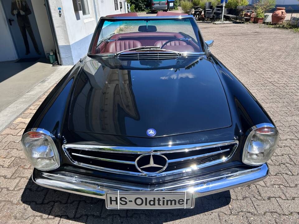 Image 32/36 of Mercedes-Benz 280 SL (1970)