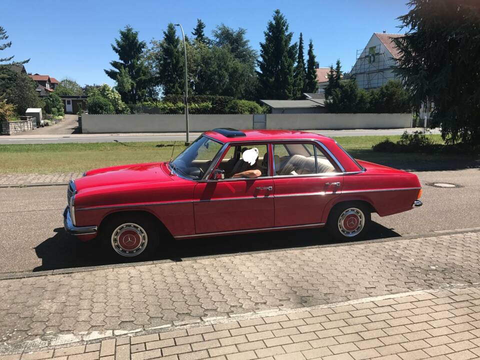 Image 1/7 of Mercedes-Benz 200 (1974)