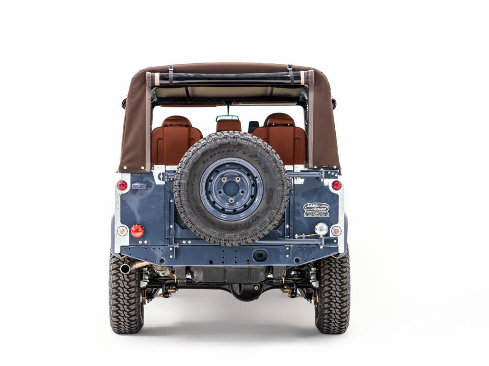 Bild 3/100 von Land Rover Defender 110 (2014)