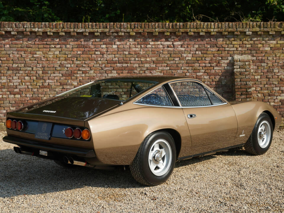 Immagine 2/50 di Ferrari 365 GTC&#x2F;4 (1972)