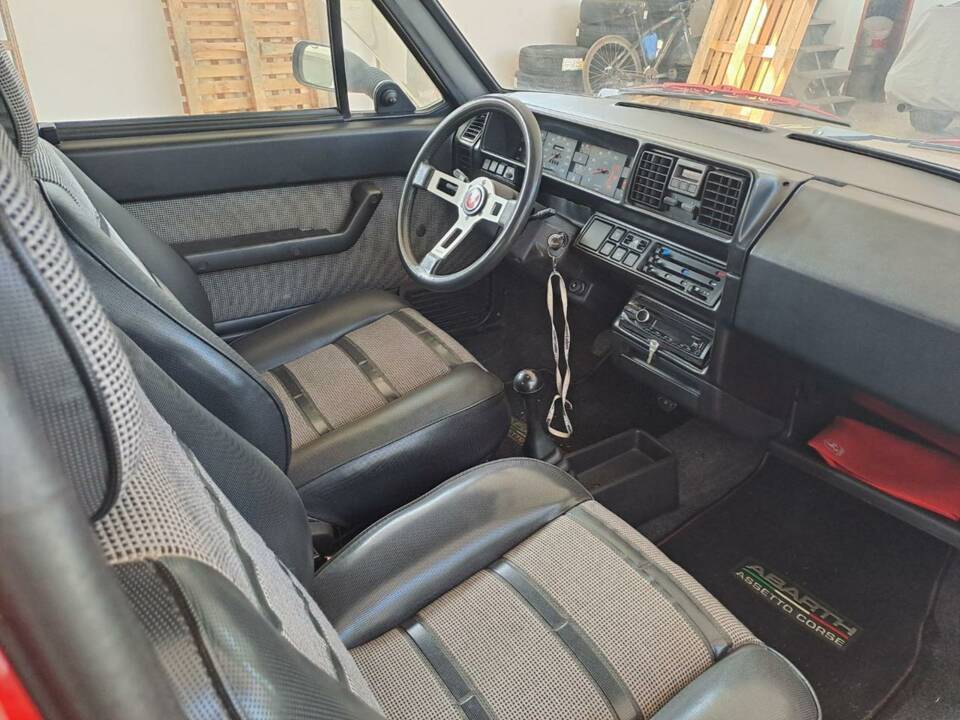Afbeelding 10/48 van FIAT Ritmo 130 TC Abarth (1984)