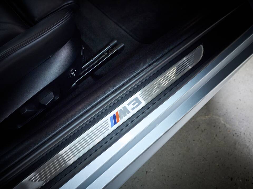 Image 69/100 of BMW M3 (2006)