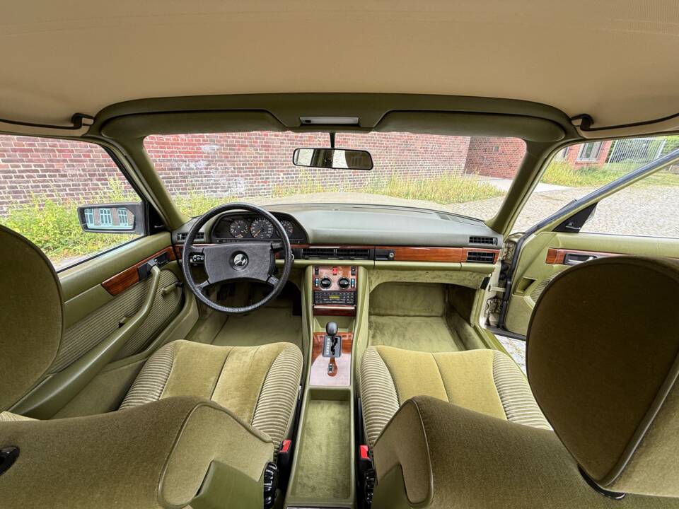 Image 13/34 of Mercedes-Benz 380 SE (1980)