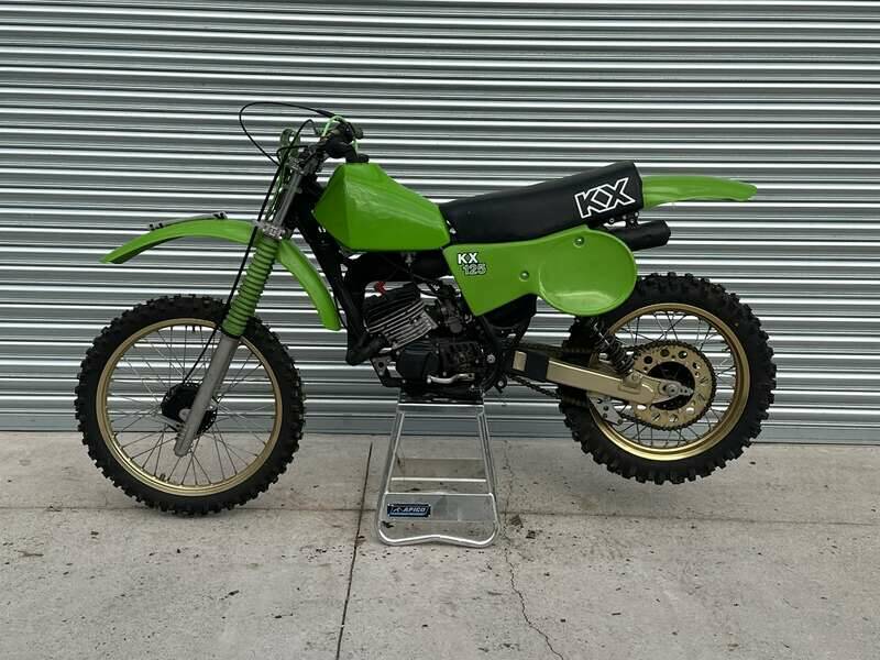 Image 2/15 of Kawasaki KX 125 (1981)