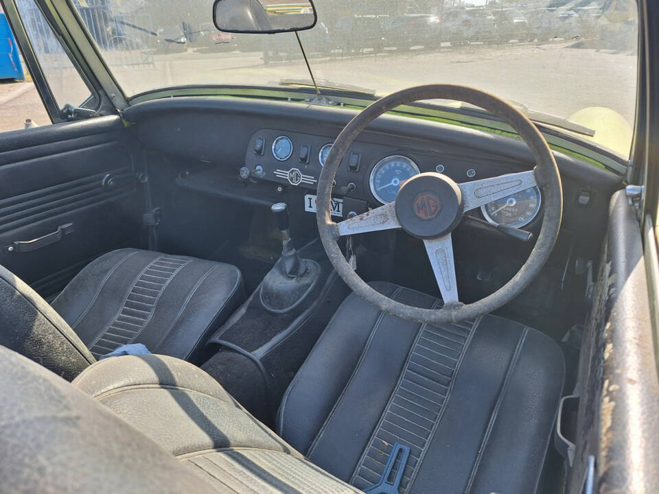 Image 5/8 of MG Midget GAN5 (1973)