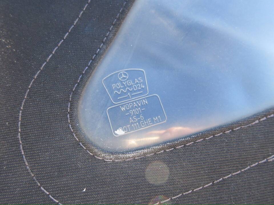 Image 29/39 of Mercedes-Benz SL 320 (1994)