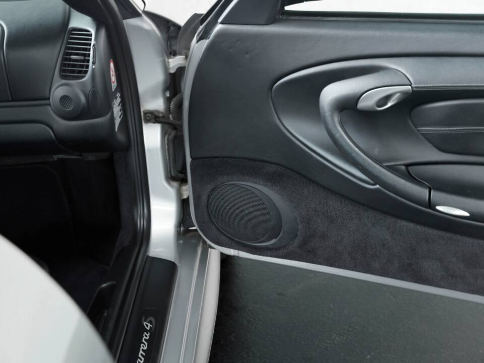 Image 42/50 of Porsche 911 Carrera 4S (2004)