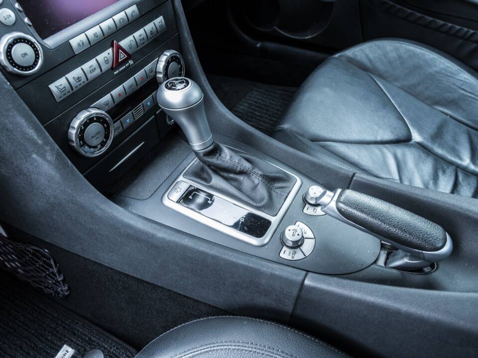 Immagine 11/43 di Mercedes-Benz SLK 350 (2004)