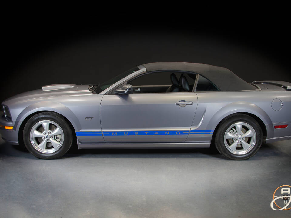 Imagen 26/27 de Ford Mustang GT (2005)