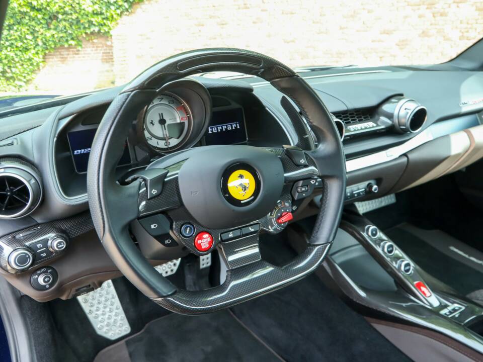 Image 3/50 of Ferrari 812 Superfast (2020)